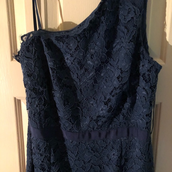 Lace Gown - Picture 2 of 5